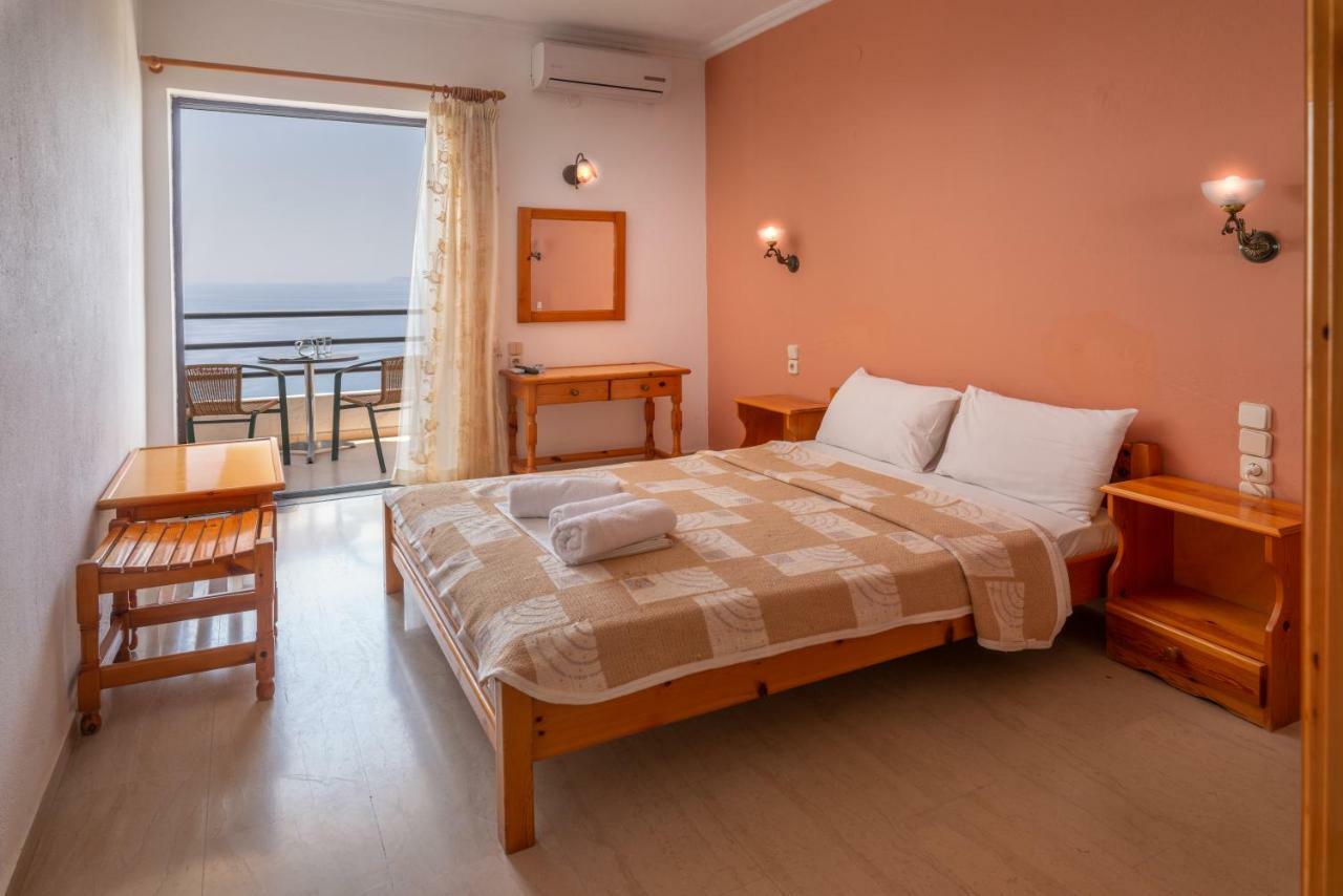 Arilla Beach Hotel ペルディカ エクステリア 写真