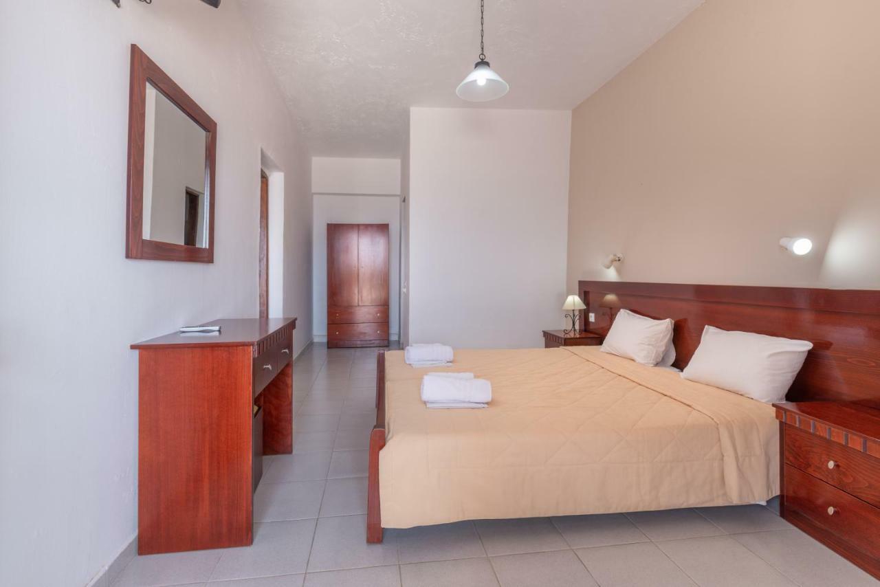 Arilla Beach Hotel ペルディカ エクステリア 写真